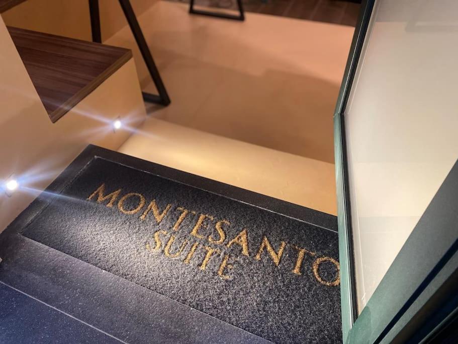 Montesantogroup Suite House Nel Centro Di Napoli Exterior foto